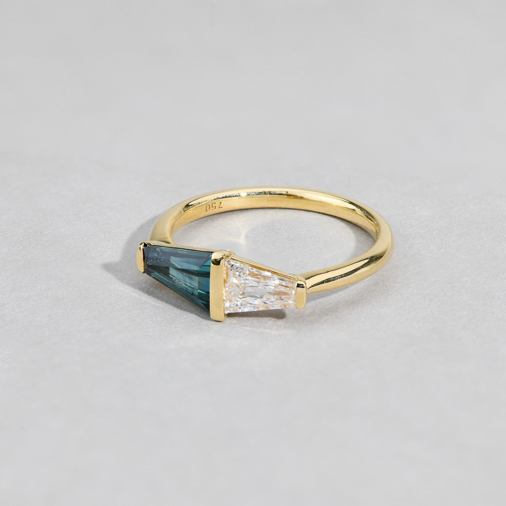 LIGHT BLUE SAPPHIRE AND DIAMOND RING - THEA