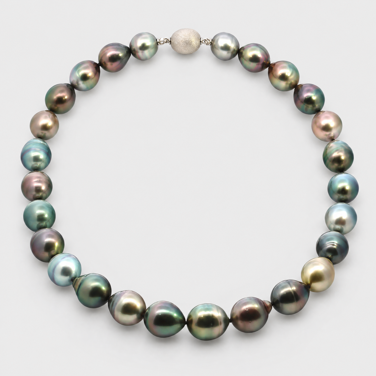 Autore Tahitian Pearl Necklet, laid flat