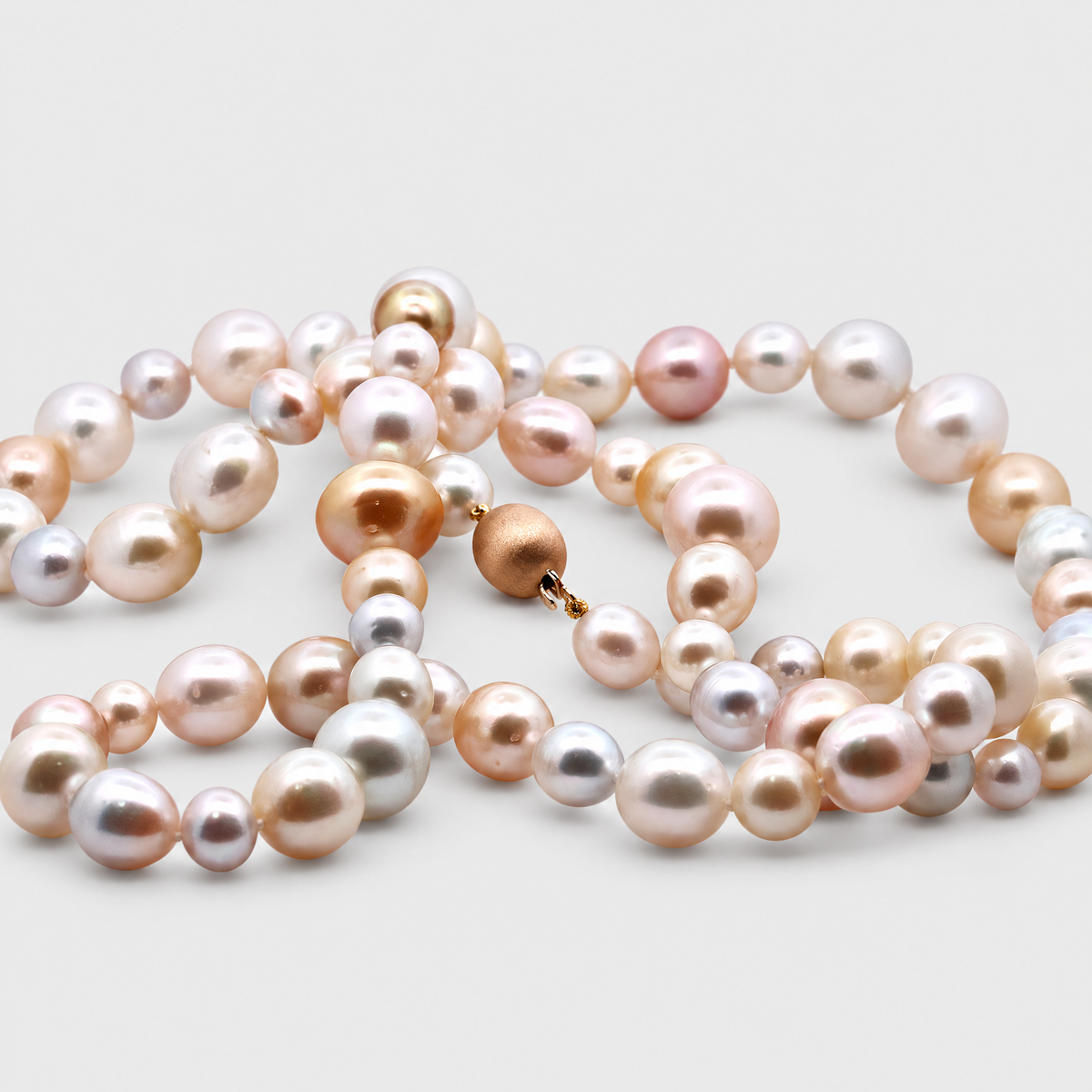 Autore Baroque South Sea Pearl Strand, laid flat