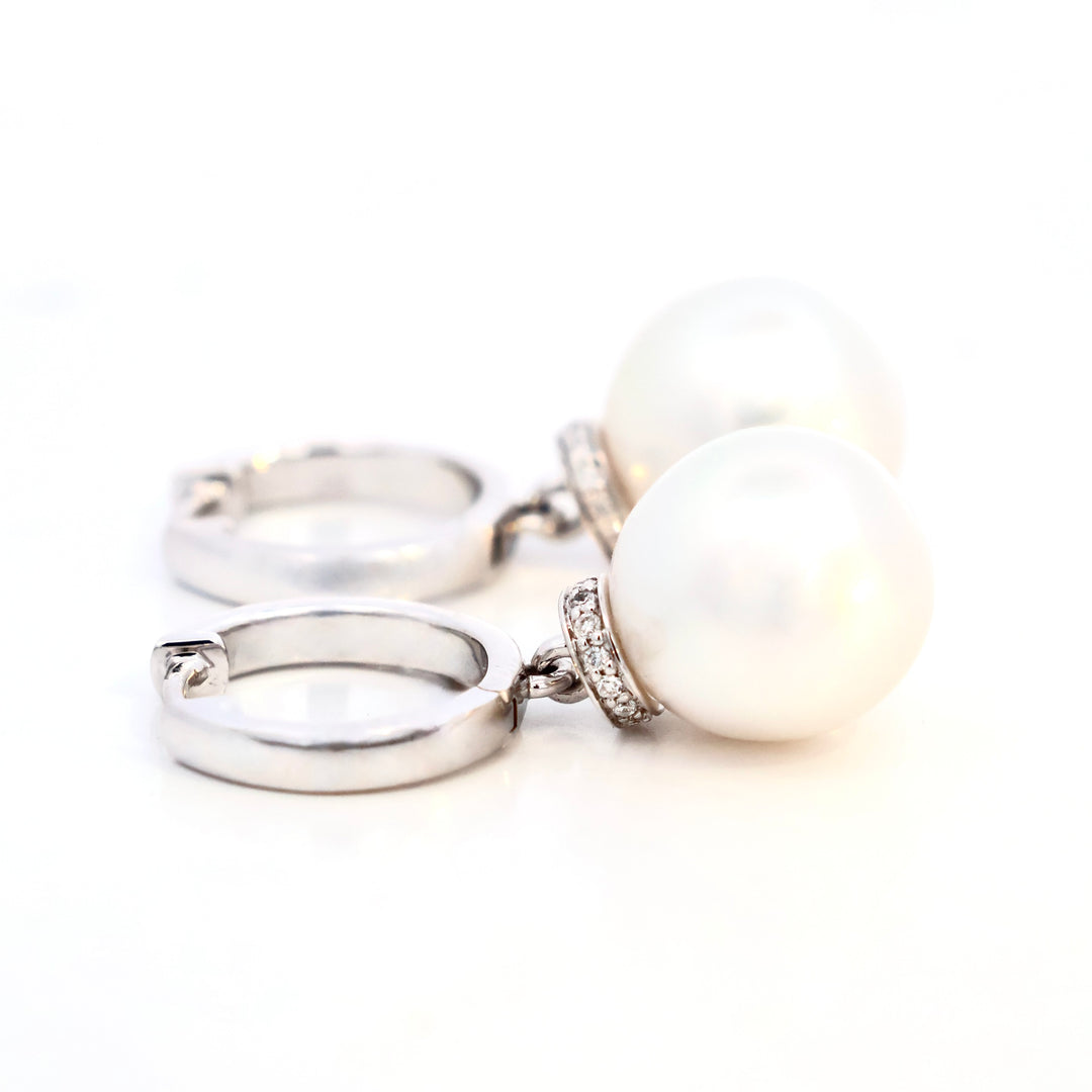 "AUTORE" HUGGIE EARRINGS WITH DIAMONDS