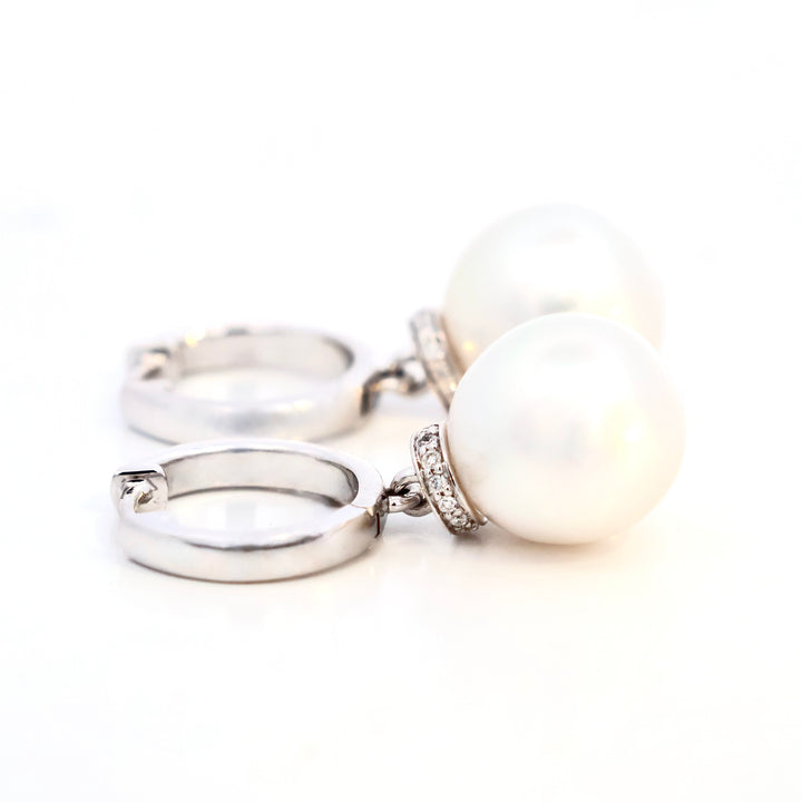 "AUTORE" HUGGIE EARRINGS WITH DIAMONDS