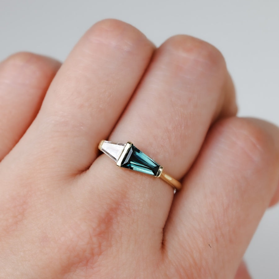 LIGHT BLUE SAPPHIRE AND DIAMOND RING - THEA