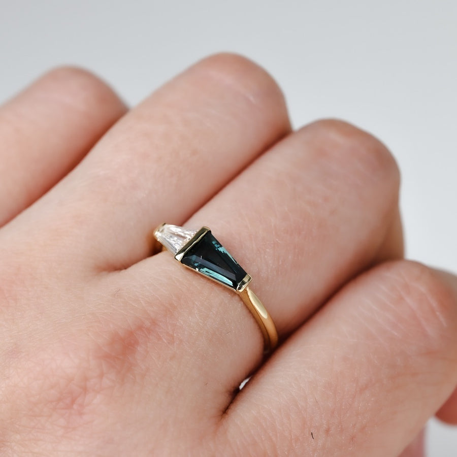 LIGHT BLUE SAPPHIRE AND DIAMOND RING - THEA