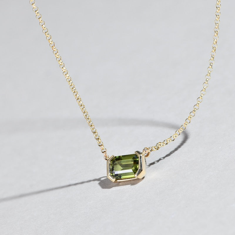 GREEN SAPPHIRE NECKLACE - AUSTEN