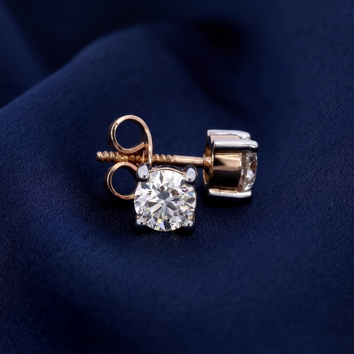 HANDCRAFTED 0.92CT DIAMOND STUD EARRINGS