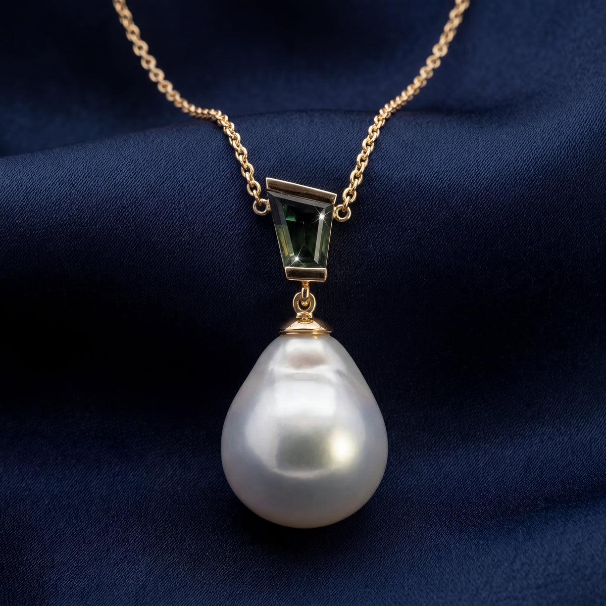 HANDCRAFTED SOUTH SEA PEARL AND SAPPHIRE PENDANT