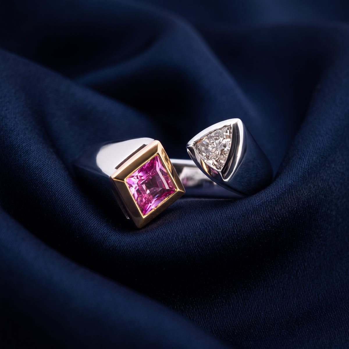 HANDCRAFTED 18CT WHITE GOLD PINK SAPPHIRE/DIAMOND RING - TWIST