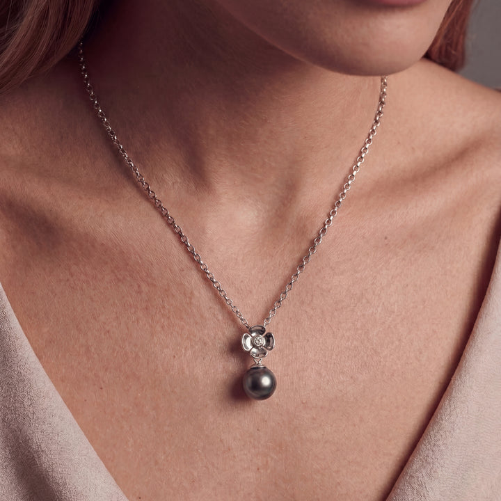 HANDCRAFTED FLOWER TAHITIAN PEARL PENDANT