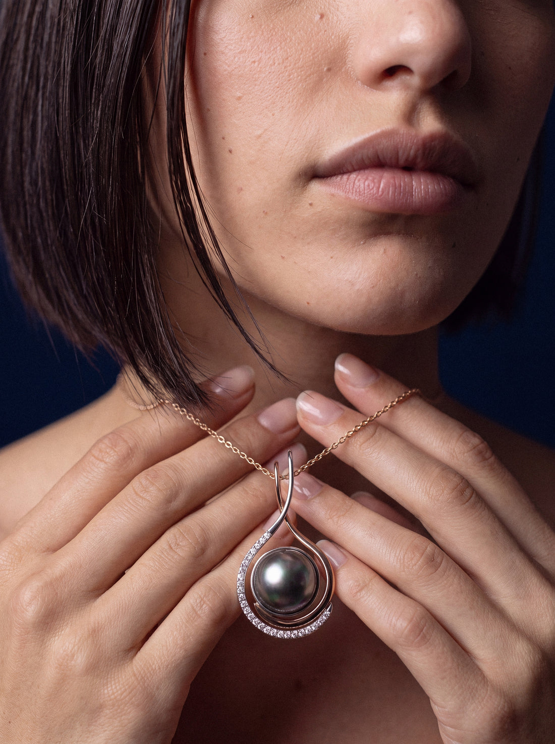 Necklaces & Pendants