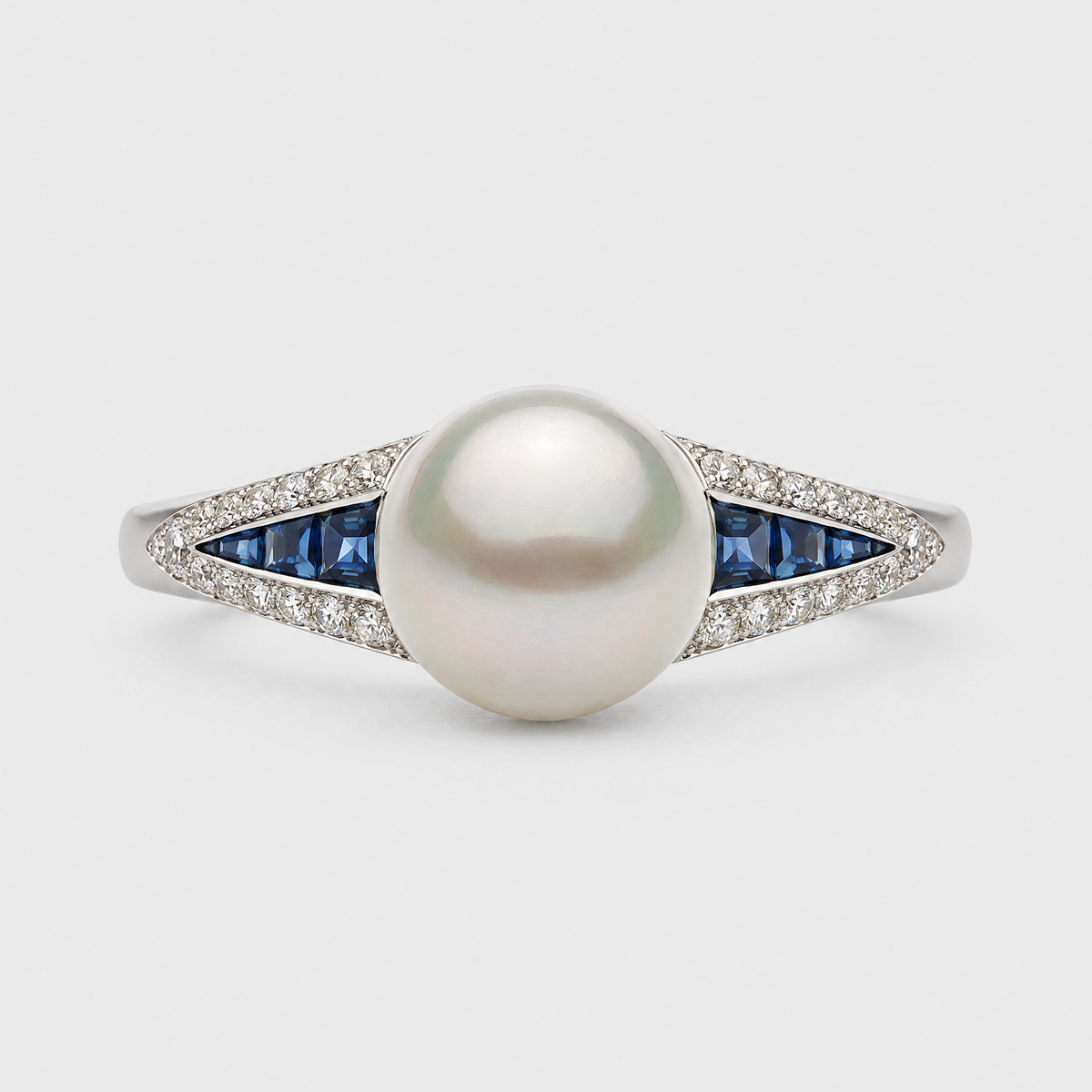 Autore Pearl and Sapphire Ring, front view